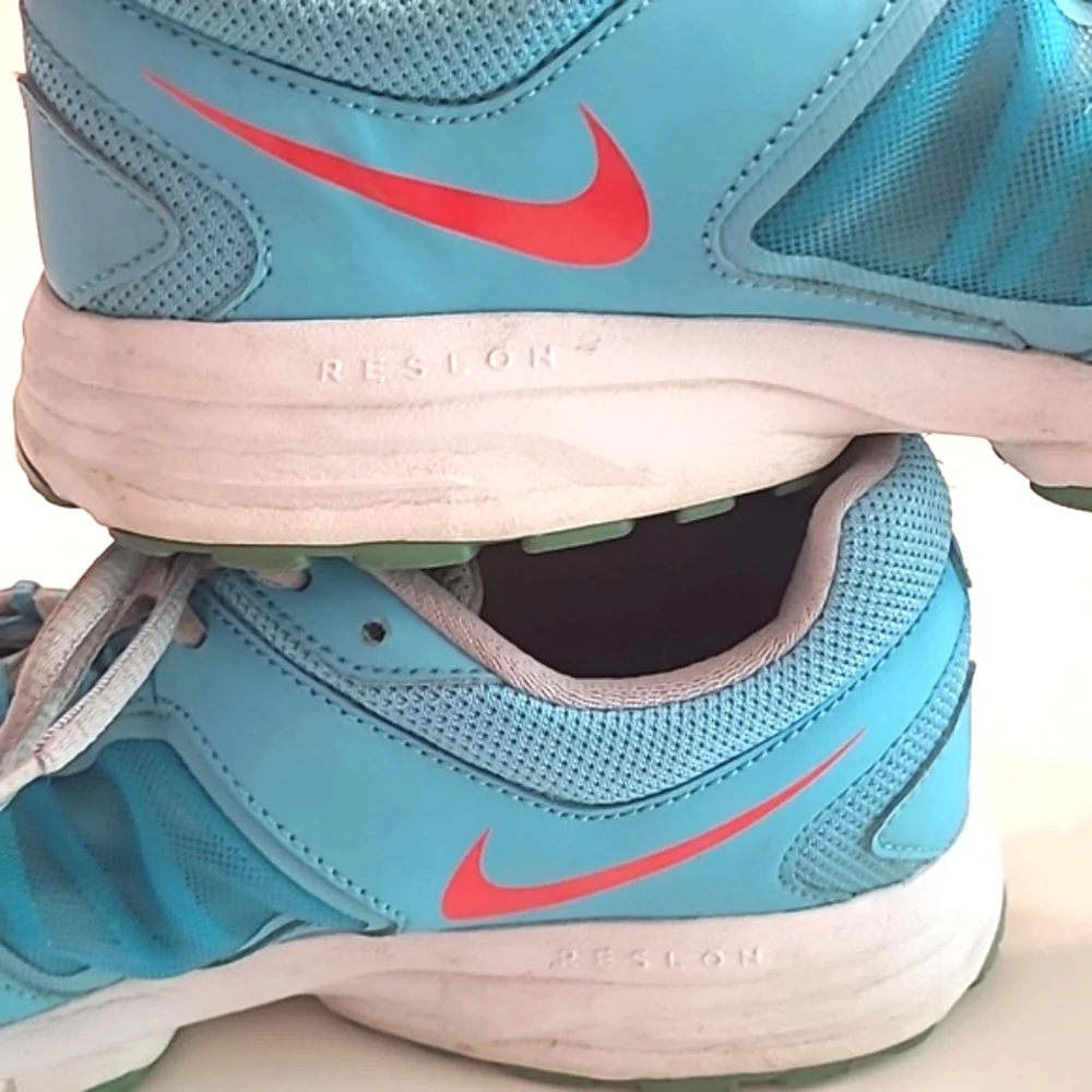 Nike Air Relentless Sneaker Breathable Mesh Swoosh Lace Up Low /Mid Top Walking